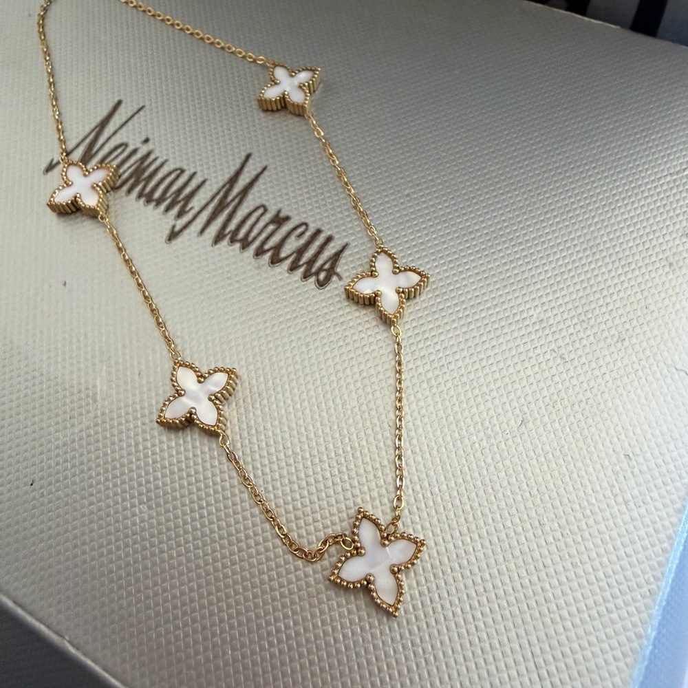 Venetian Princess Clover Necklace 18k $1795.00
